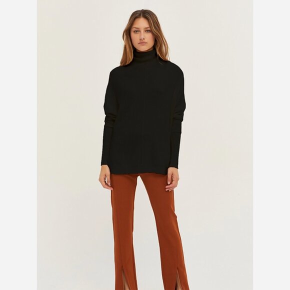 Crescent Black Turtleneck Sweater - Picture 4 of 9